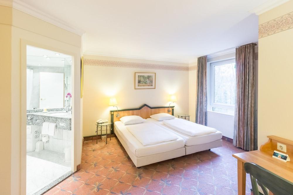 Arcadia Hotel Duesseldorf แอร์คราท ภายนอก รูปภาพ