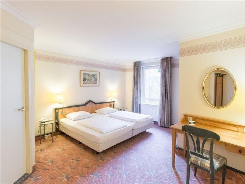 Arcadia Hotel Duesseldorf แอร์คราท ภายนอก รูปภาพ