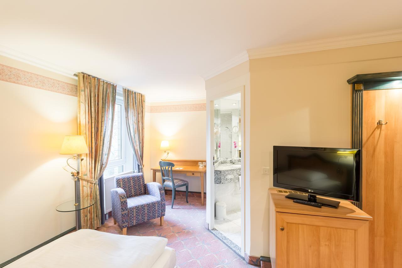 Arcadia Hotel Duesseldorf แอร์คราท ภายนอก รูปภาพ