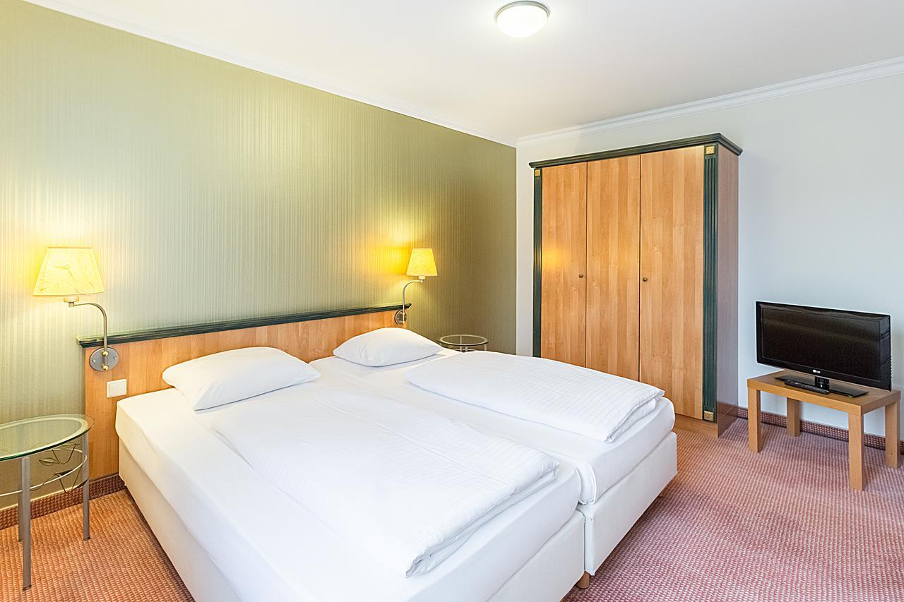 Arcadia Hotel Duesseldorf แอร์คราท ภายนอก รูปภาพ