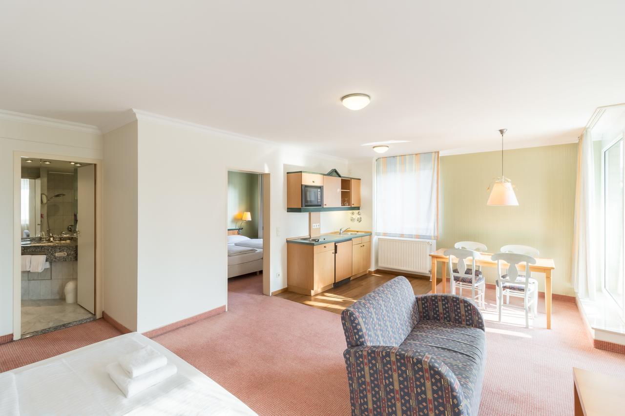 Arcadia Hotel Duesseldorf แอร์คราท ภายนอก รูปภาพ