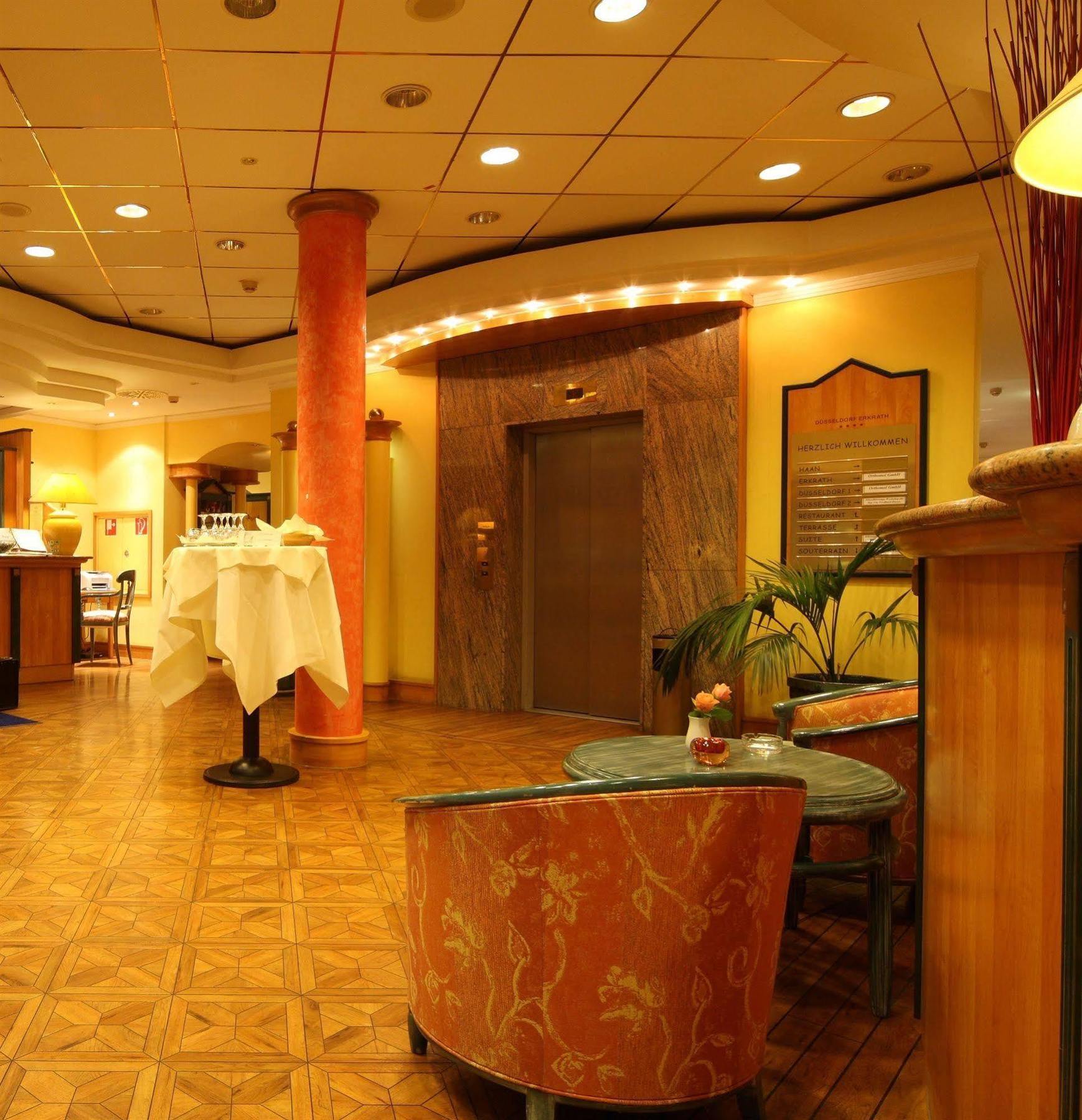 Arcadia Hotel Duesseldorf แอร์คราท ภายนอก รูปภาพ